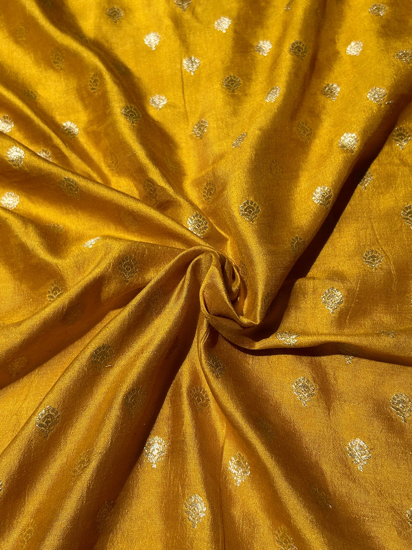 Chiniya Silk Butti