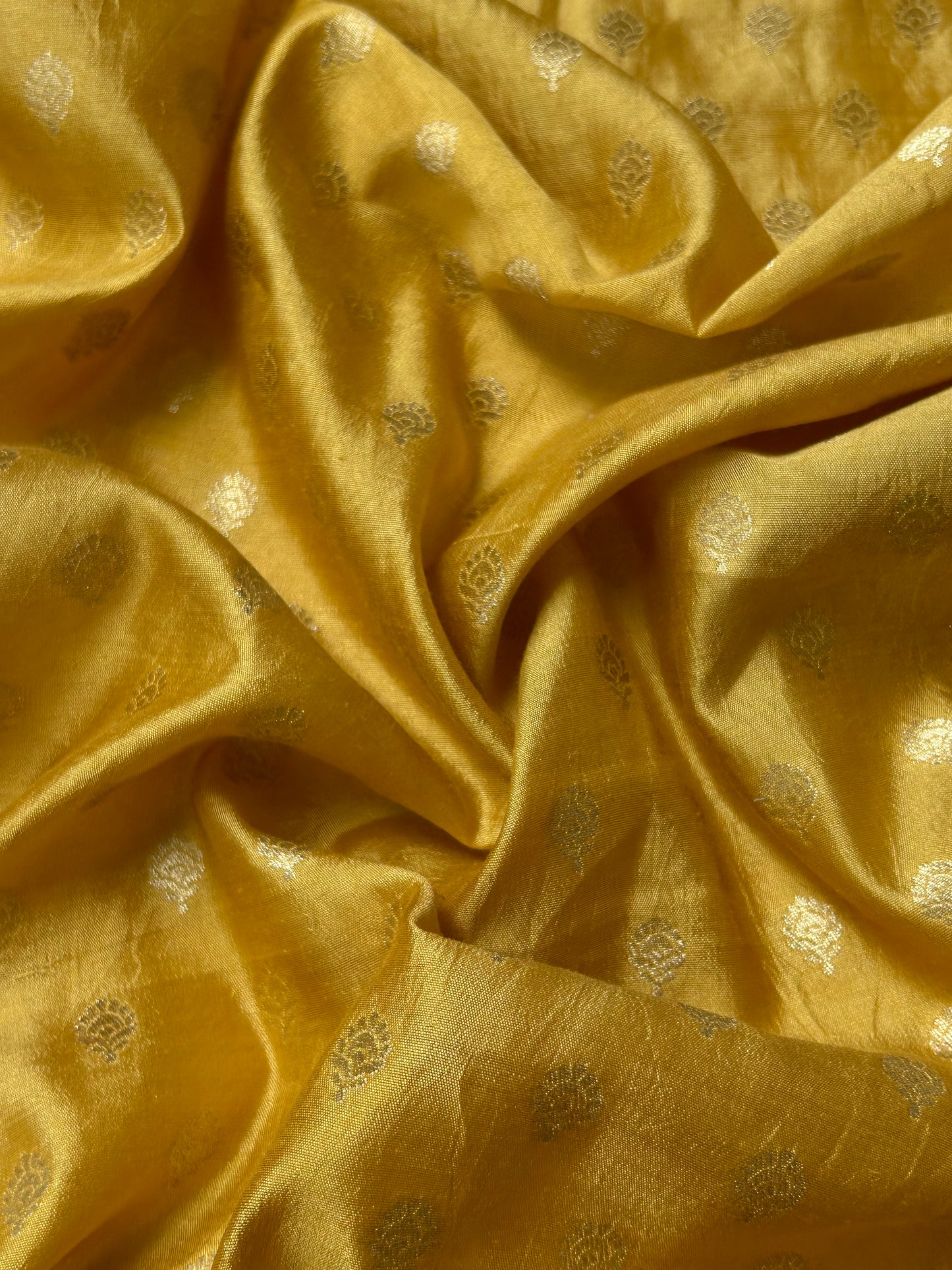 Chiniya Silk Butti